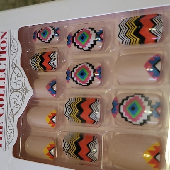 KISS Collection & KISS Gel Fantasy bundle Price Firm - Picture 6 of 7